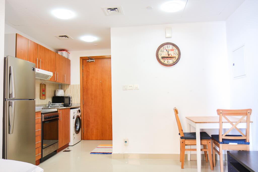 Signature Holiday Homes - Furnished Studio Apartment In Lakeside B, IMPZ - thumb 6