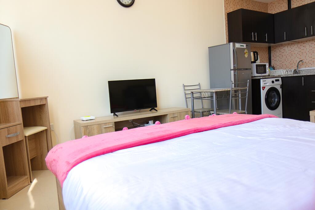 Signature Holiday Homes - Furnished Studio Apartment, Silicon Gates 4 - thumb 1