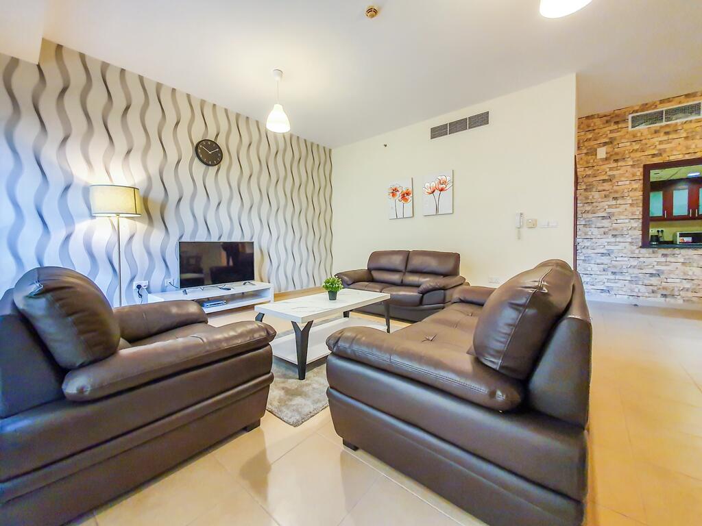 Spacious & Fully Furnished With Beach Access - thumb 2
