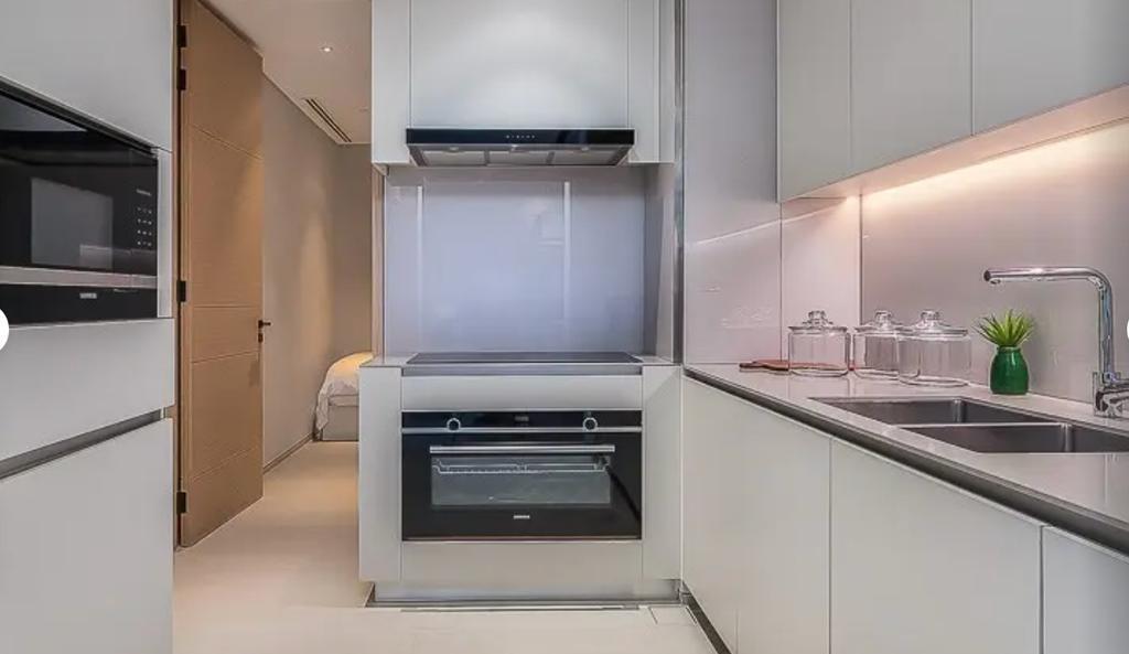 Spacious 2BR In The Center Dubai Bluwater - thumb 1