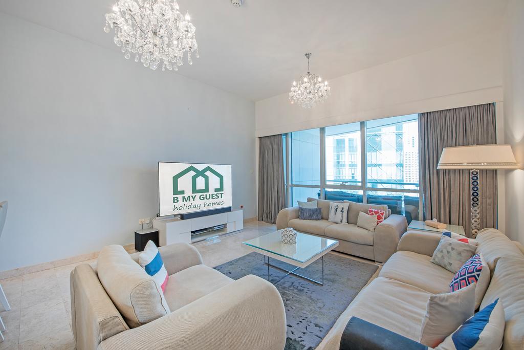 Stunning Family 3BR Apartment With Views In Marina - thumb 1