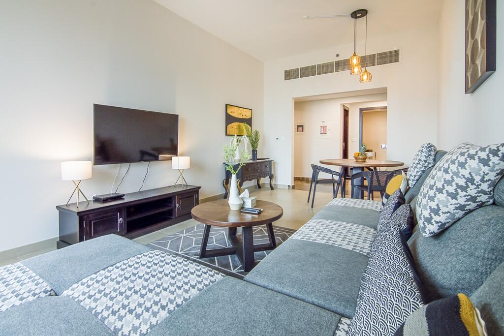 STYLISH FULLY FURNISHED MARINA VIEW 2 BEDROOM - thumb 1