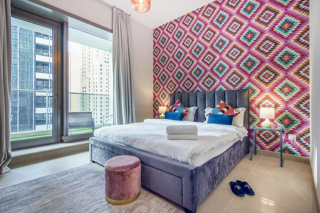 STYLISH FULLY FURNISHED MARINA VIEW 2 BEDROOM - thumb 2