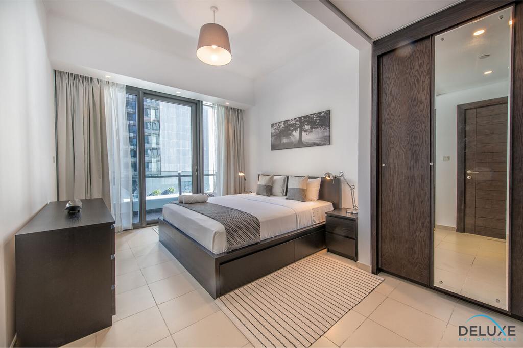 Two Bedroom Waterfront Apartment With Unique Interior In Silverene Towers B By Deluxe Holiday Homes - thumb 2