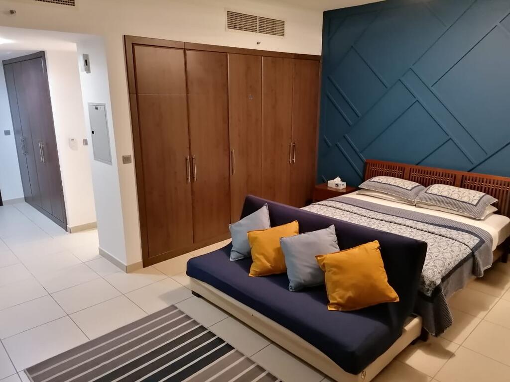 Upgraded Studio Next To Metro With Balcony - thumb 0