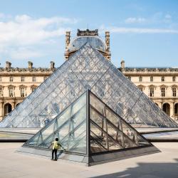 Louvre Museum, Paris Tourism UAE