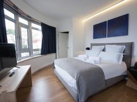 room00 Lisboa Hostel Tourism UAE