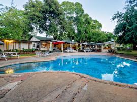 Shoestrings Backpackers Lodge Vic Falls Tourism UAE